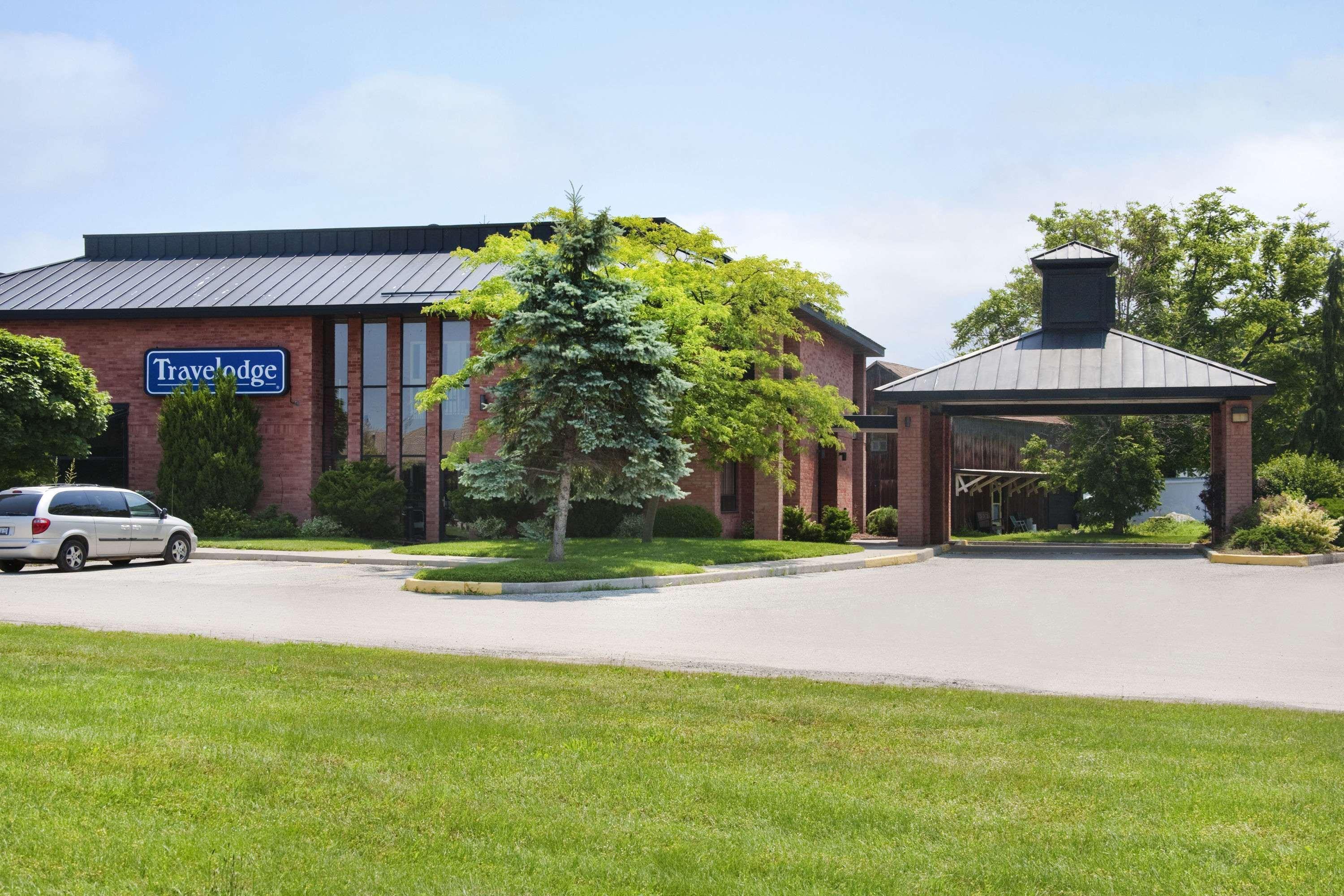 Travelodge By Wyndham Chatham Kültér fotó
