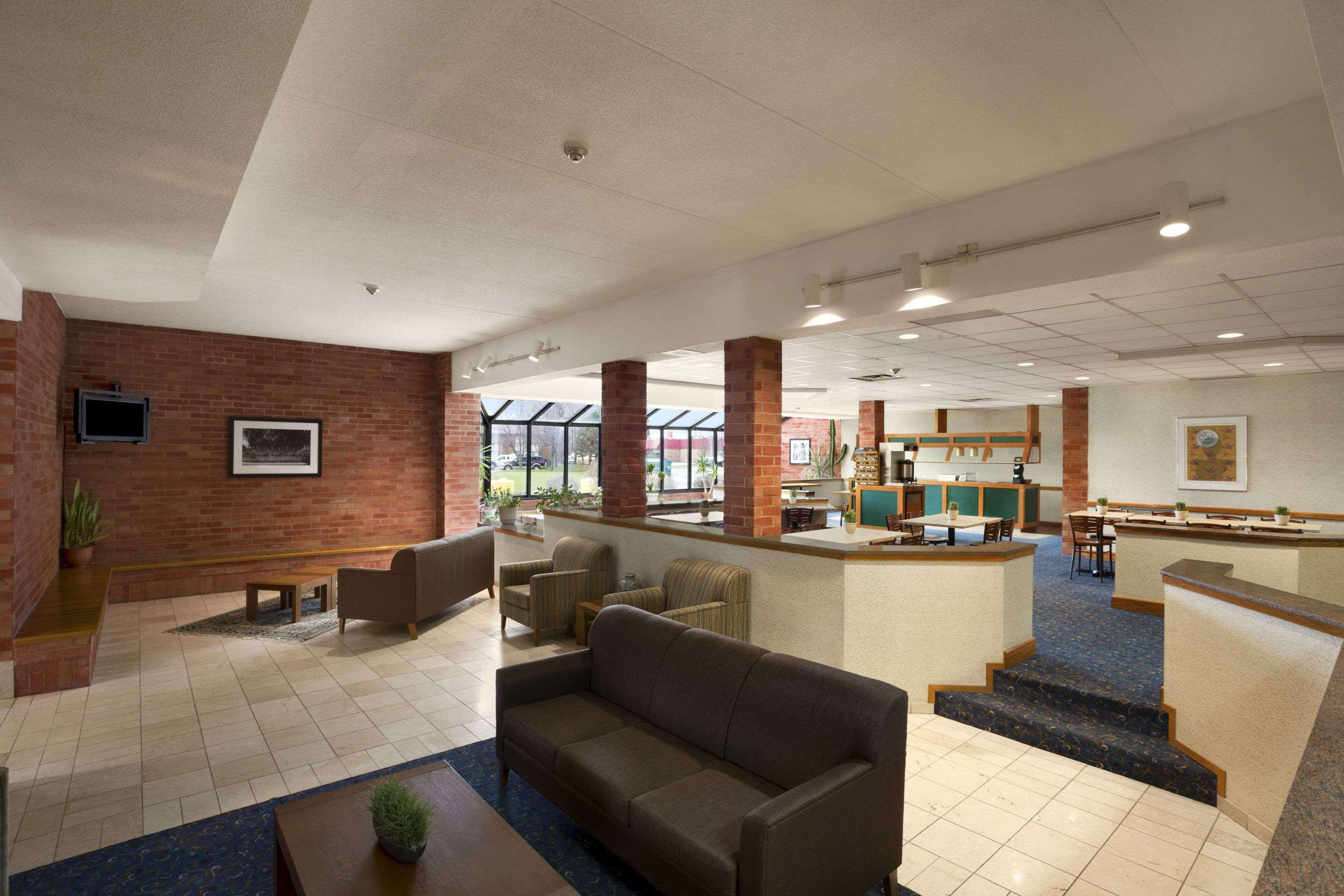 Travelodge By Wyndham Chatham Kültér fotó