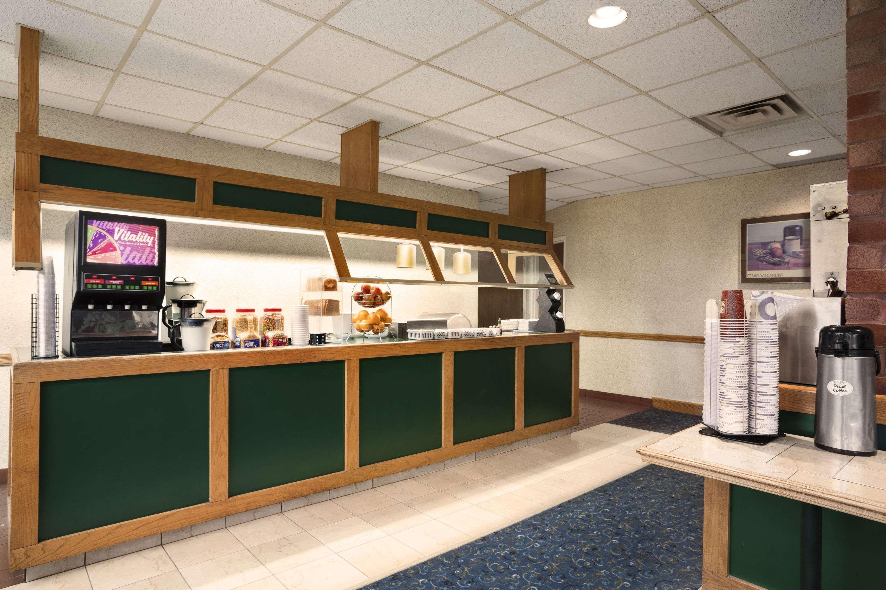 Travelodge By Wyndham Chatham Kültér fotó